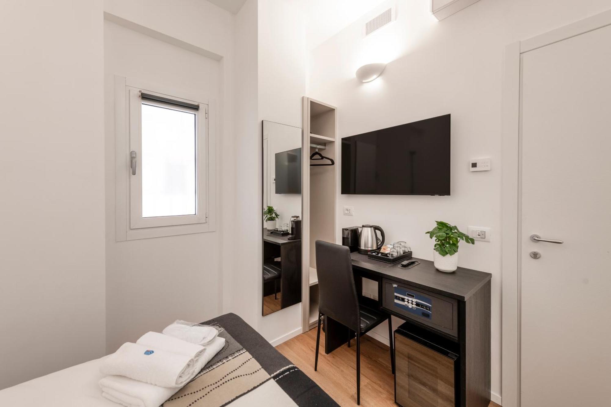 Bnbutler - Inbrera Suites - Giulianova, 1 Milan Exterior photo